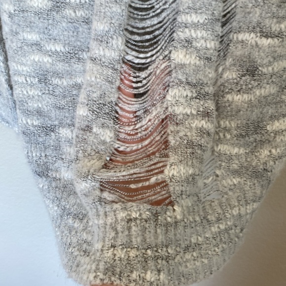 Michael Stars v-neck knit sweater women’s medium grey white EUC - Picture 5 of 6